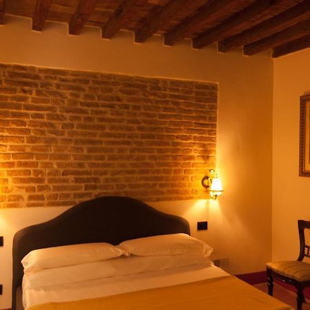 Palazzo Benucci Bed and Breakfast San Gimignano Exteriör bild