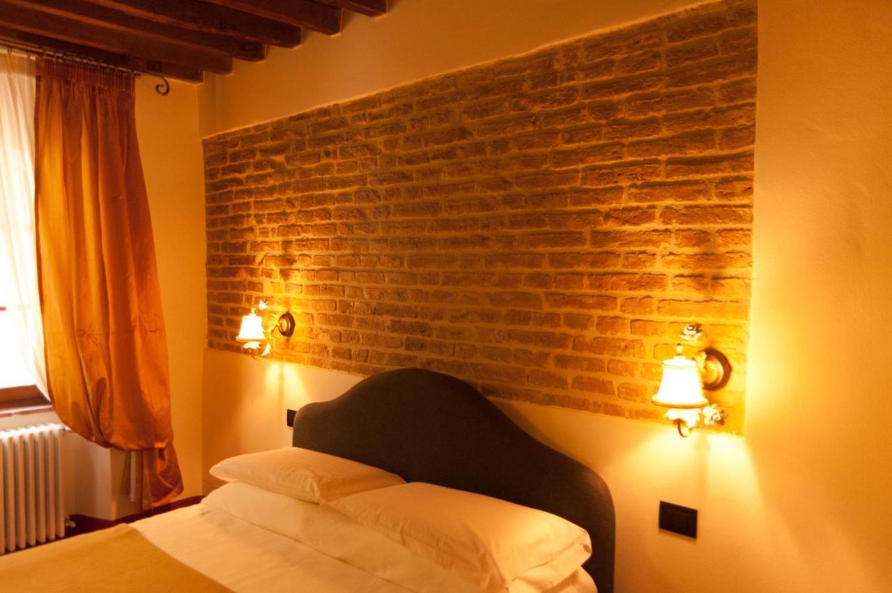 Palazzo Benucci Bed and Breakfast San Gimignano Exteriör bild