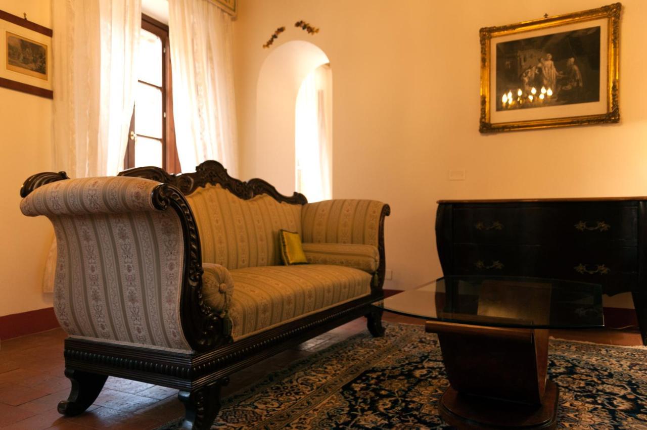 Palazzo Benucci Bed and Breakfast San Gimignano Exteriör bild