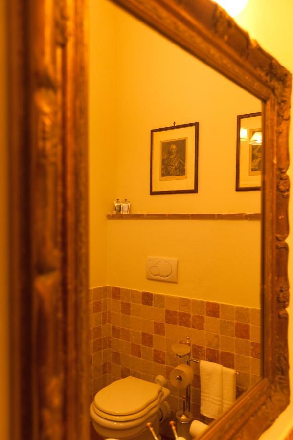 Palazzo Benucci Bed and Breakfast San Gimignano Exteriör bild