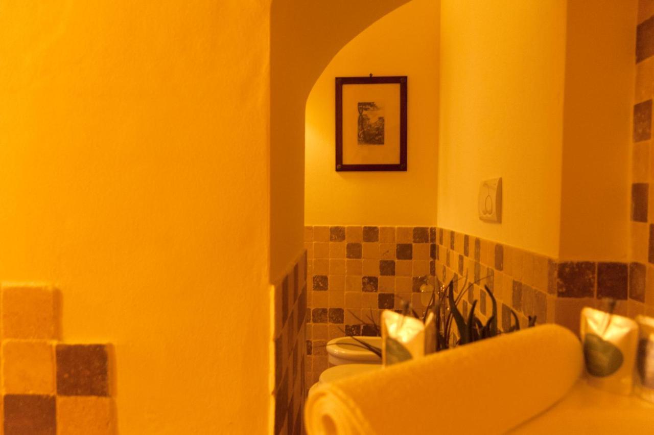 Palazzo Benucci Bed and Breakfast San Gimignano Exteriör bild
